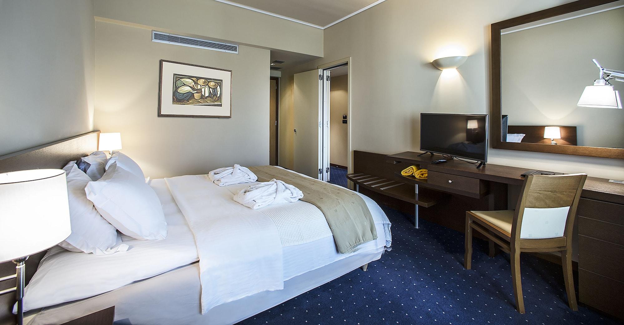 Dekelia Hotel Aten Exteriör bild